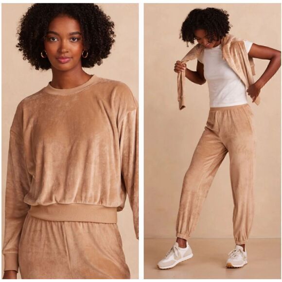NEW Summersalt 2 PC The Plush Velour Relaxed Crew and Jogger in Fawn Size Medium - Picture 2 of 16